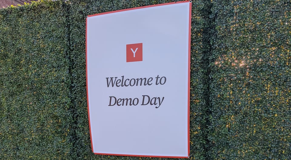 YC Welcome to Demo Day sign
